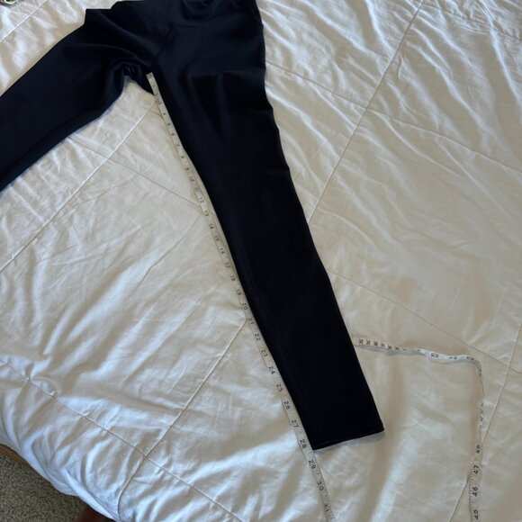 Alo Black Leggings - Picture 7 of 7